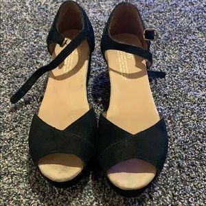Toms Wedge